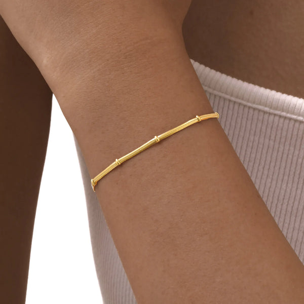 Golden Thread Necklace (+ Complimentary Bracelet)