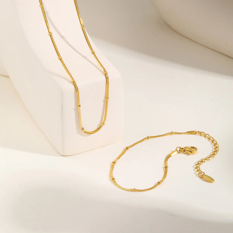 Golden Thread Necklace (+ Complimentary Bracelet)