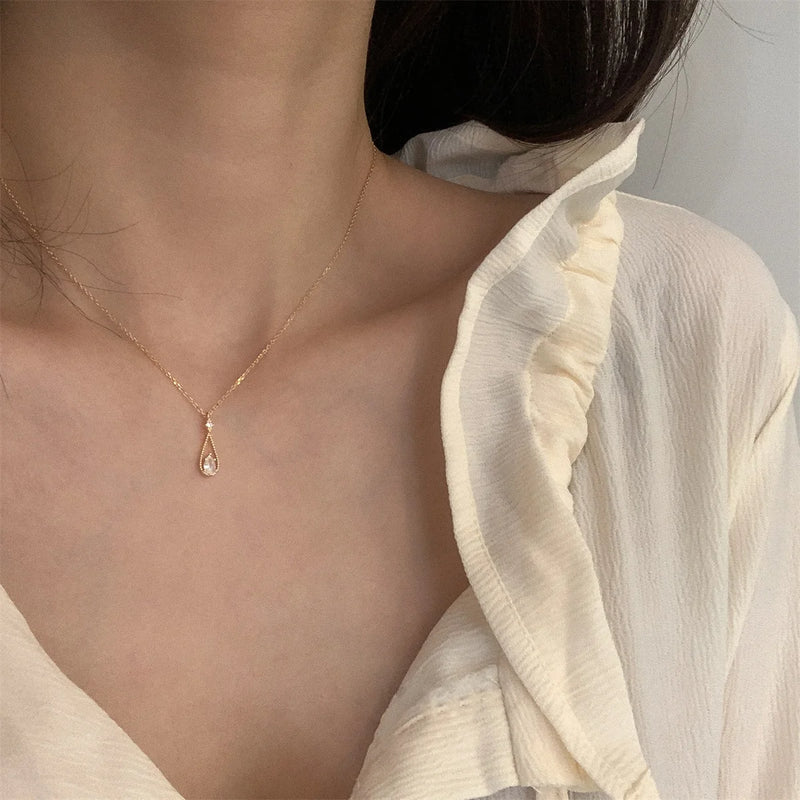 Gilded Dewdrop Necklace