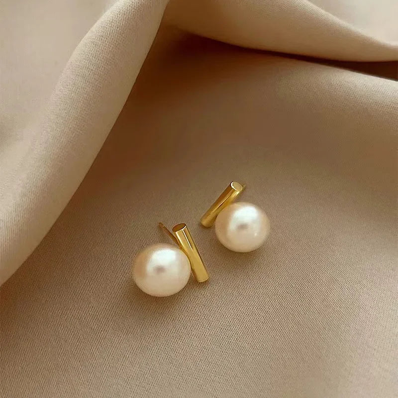 Poise Pearl Bar Earrings