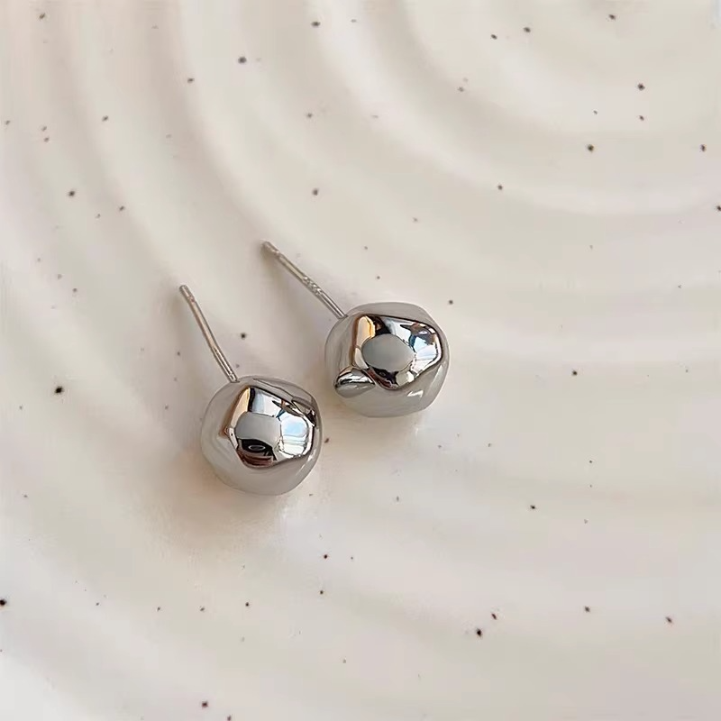 Pebble Stud Earrings