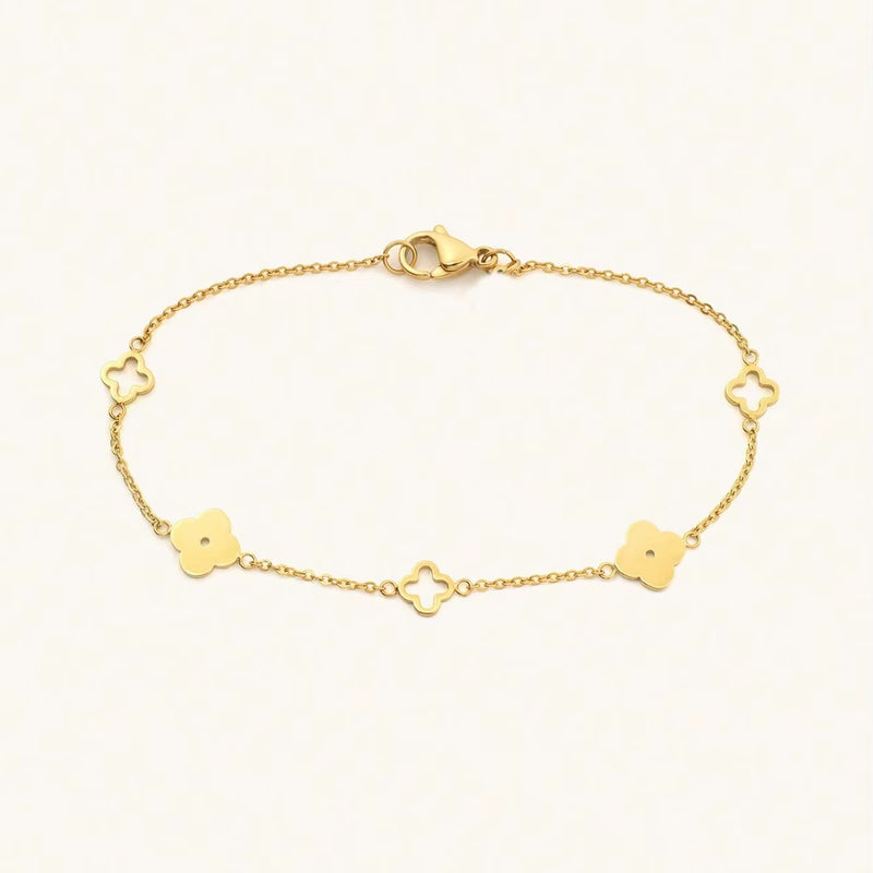 Clover Station Necklace (+ Complimentary Bracelet)